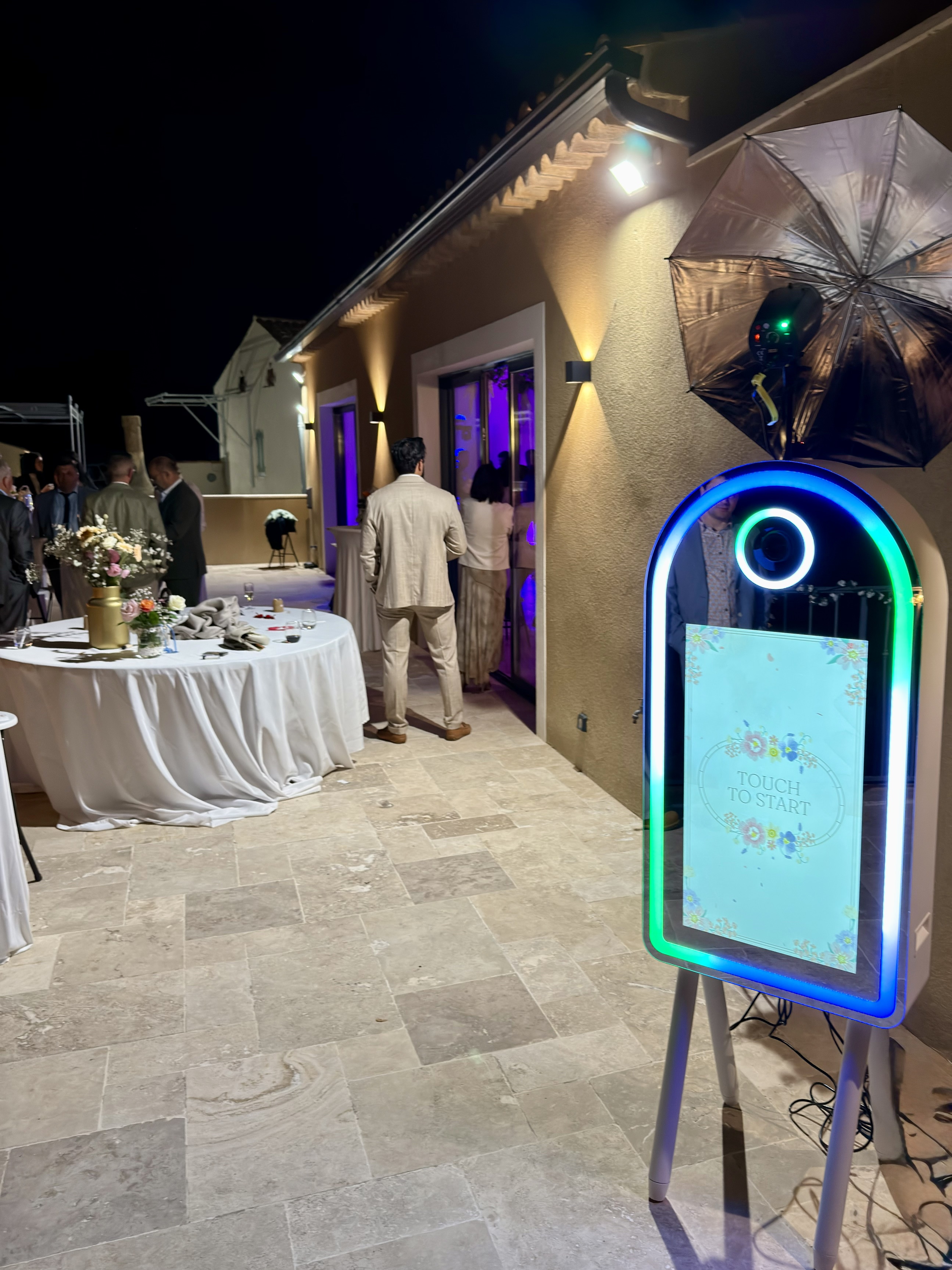 Photobooth miroir mariage extérieur nuit